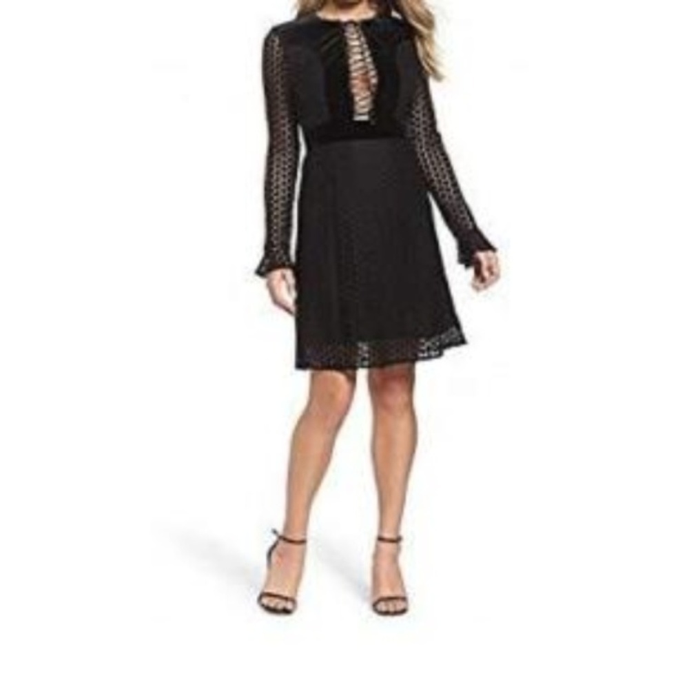 FOXIEDOX BNWT Lace-up Velvet Lace Plunge Black